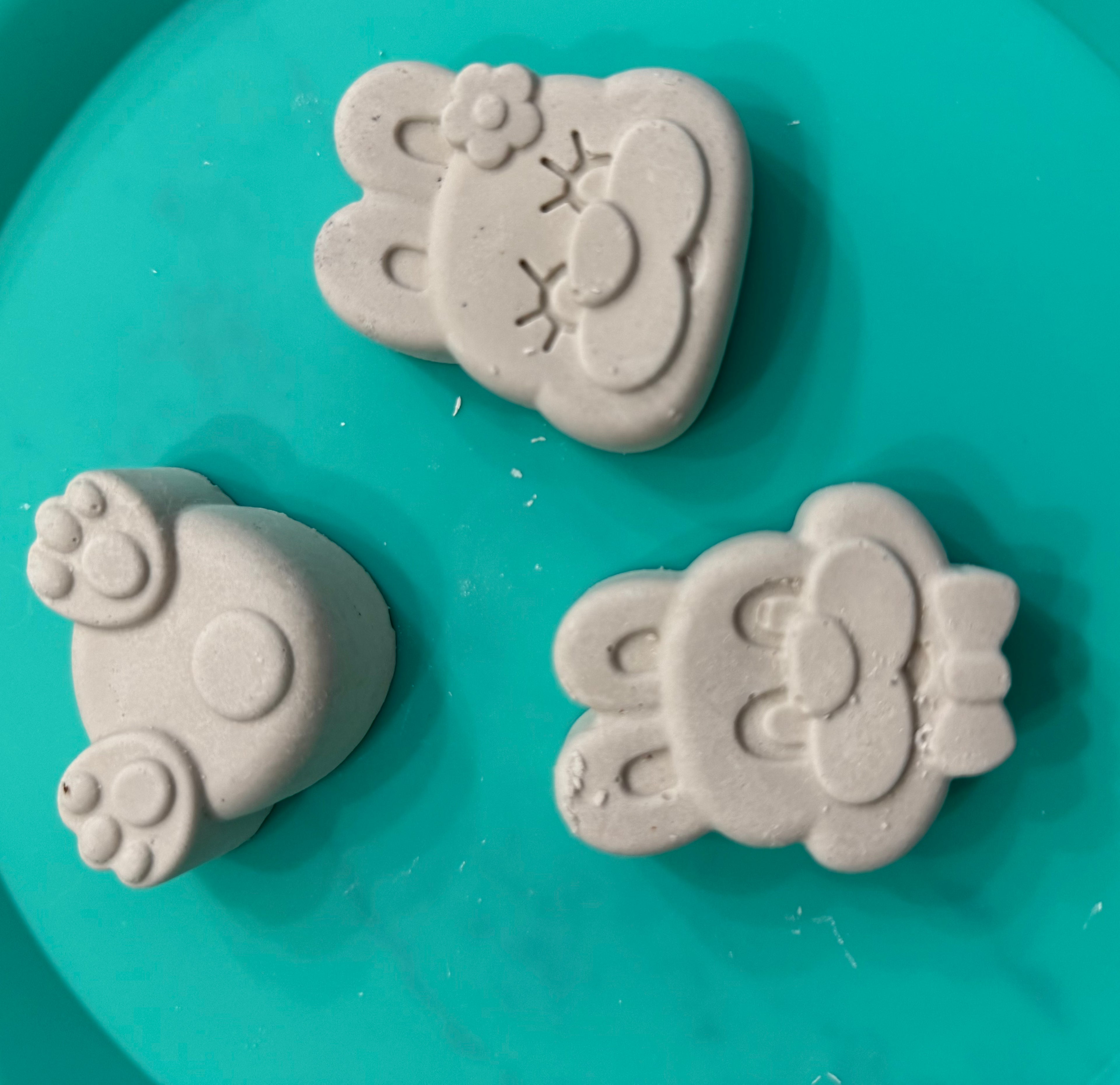 Paint-Your-Own Medium Plaster Craft Kit