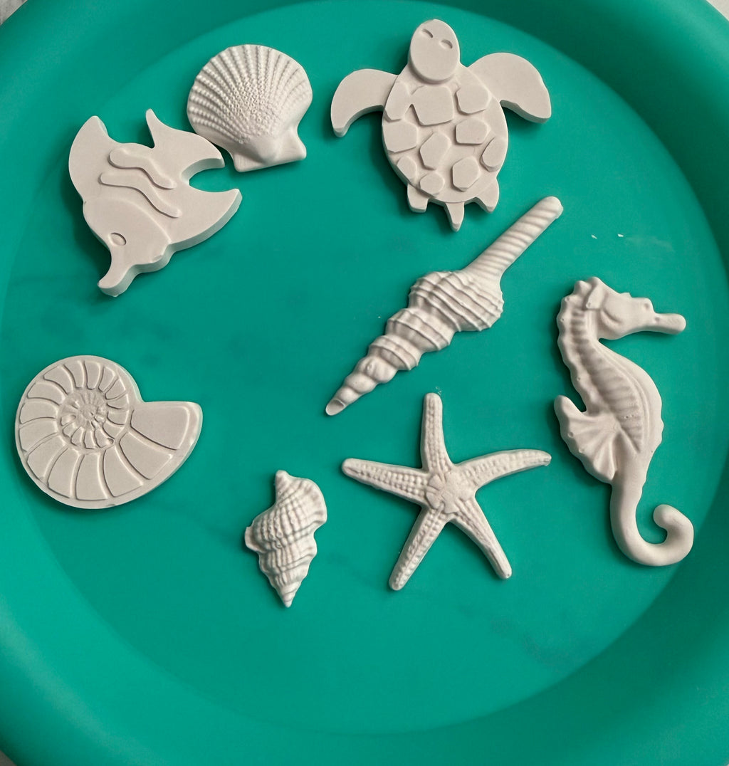 Paint-Your-Own Mini Plaster Craft Kit from Little Boss Creations!