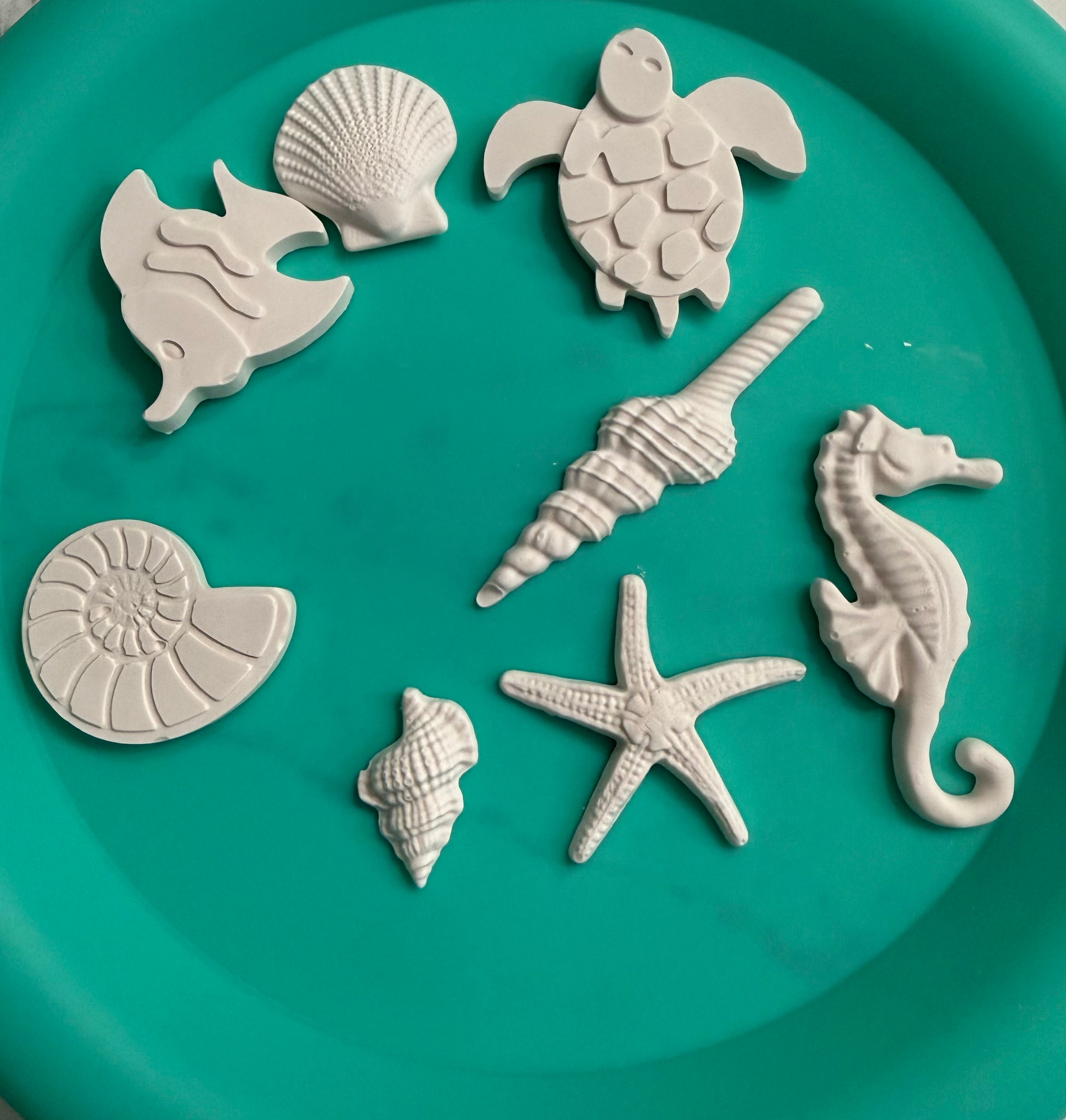 Paint-Your-Own Mini Plaster Craft Kit from Little Boss Creations!